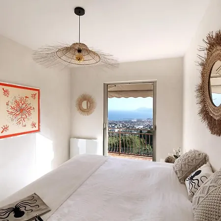 Villa Superb Les Hauts De With Pool Air Conditioning And Parking *