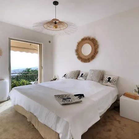 Superb Les Hauts De With Pool Air Conditioning And Parking *