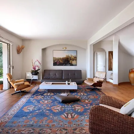 Superb Les Hauts De With Pool Air Conditioning And Parking Villa *