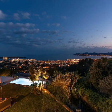 Superb Les Hauts De With Pool Air Conditioning And Parking Villa