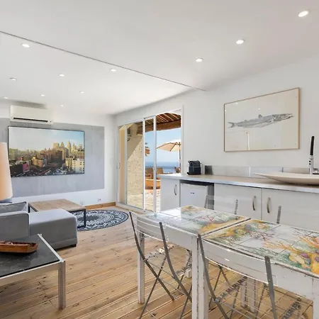 Villa Superb Les Hauts De With Pool Air Conditioning And Parking *